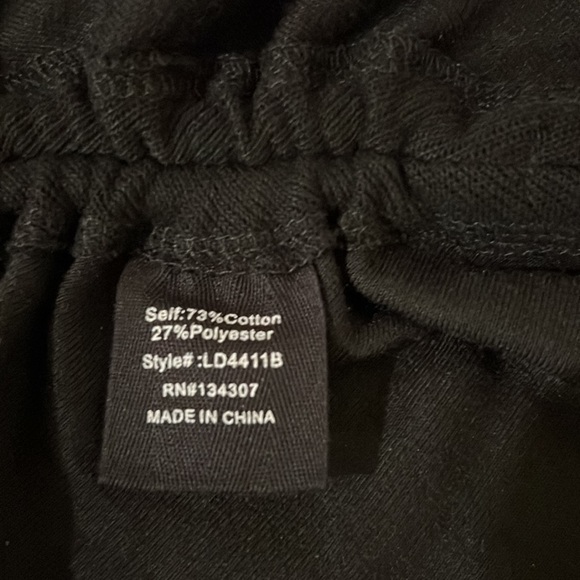 ⭐️ Ruched drawstring side with hem slit.This dress is so comfortable and chic+🎁 - Picture 9 of 10